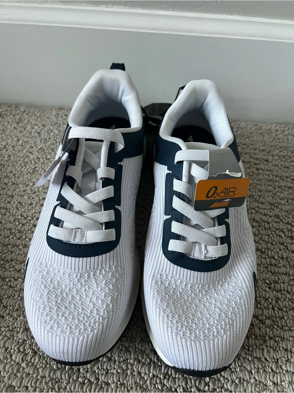Avia Boys O2 Air Athletic Sneakers size4 NWT $15